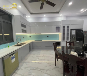 TỦ BẾP NHỰA PICOMAT PHỦ ACRYLIC TBA001